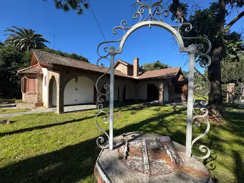 3 de Febrero  al 900