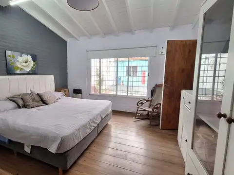 venta CASA 3 ambientes  quincho y patio - BERNAL