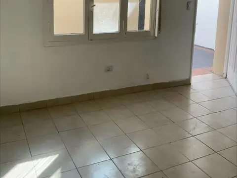 Depto Tipo Casa 3 ambientes con 1 baño