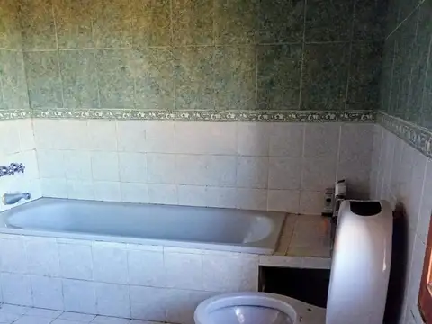 Casa 4 ambientes con 1 baño