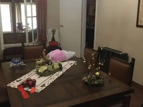 Casa 7 ambientes con 5 baños