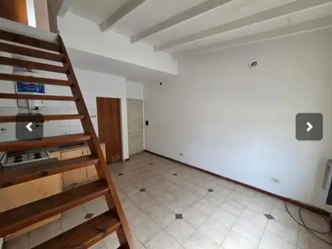 Sgto. Cabral 1200 , Piso 1