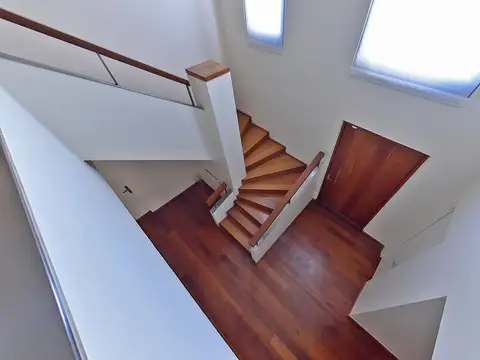 Casa en Venta en Garin, USD 400.000
