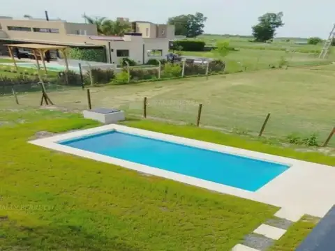 Casa 5 ambientes con 4 baños