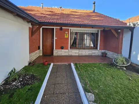 Gran Casa Familiar 5 Dormitorios Excelente Ubicación Miramar