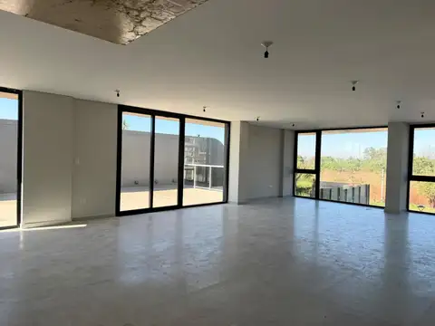 Oficina en Venta en Yerba Buena, USD 241.000