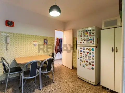 VENTA PH 3 AMB CON PATIO VALENTIN ALSINA CENTRO