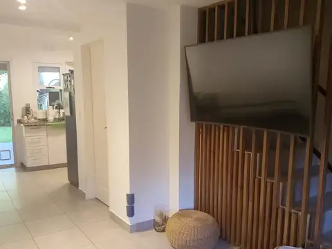 Depto Tipo Casa 4 ambientes con 2 baños