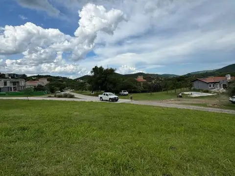 LOTE EN LA LUCINDA I