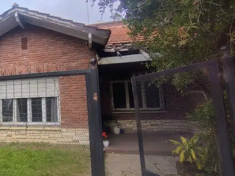 Casa 3 ambientes en venta en Beccar con Jardin
