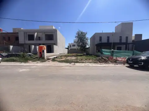 Terreno en Venta 10  mts Fondo