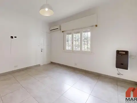 Chalet en Venta de 3 ambientes reciclado a nuevo en Martínez con Patio