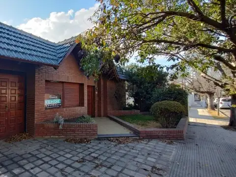 Casa y dpto en Venta B° Urca