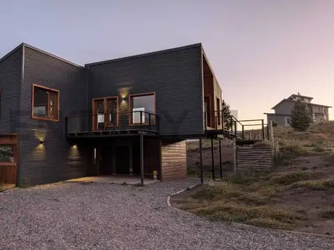 CASA EN VENTA, SAN MARTÍN DE LOS ANDES A ESTRENAR 