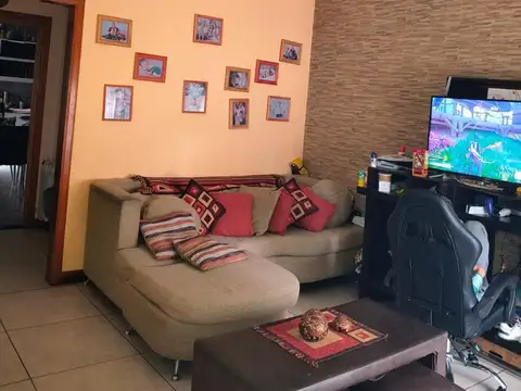 Depto Tipo Casa 3 ambientes con 2 baños