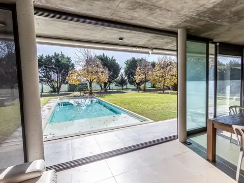 Casa 3 ambientes con 2 baños