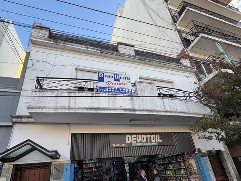 Piso Único Entrada Independiente con 3 Dorm. Patio y Terraza en Venta en Villa Real