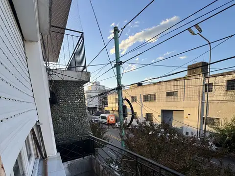 Piso Único Entrada Independiente con 3 Dorm. Patio y Terraza en Venta en Villa Real