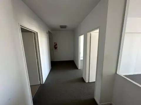 Alquiler Oficina de 68M2 cubiertos con Divisiones y  Cochera en Nuñez, LIBERTADOR STUDIOS