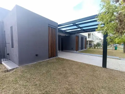 Casa en Venta en Loma Verde, USD 262.000