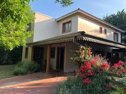 Casa en alquiler en El Recodo con Pileta