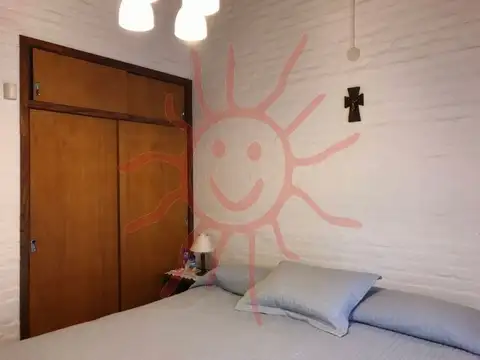 OPORTUNIDAD  CHALET DE CATEGORIA  A 3 CUADRAS DE LA PLAYA!