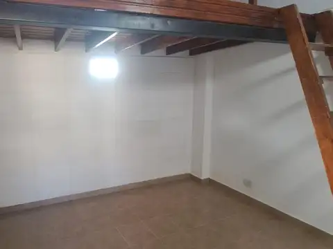 Departamento en Alquiler en Villa Luzuriaga, $ 350.000