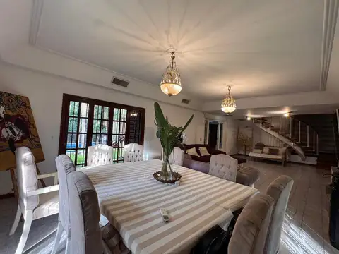 Casa 4 ambientes con 4 baños