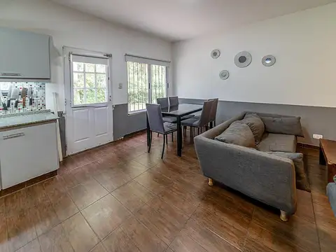 Casa 3 ambientes con 2 baños