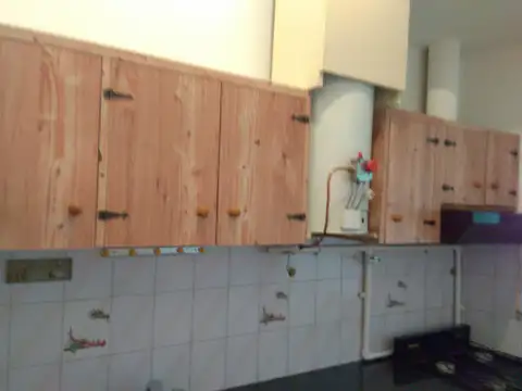 Departamento 8 ambientes con 4 baños