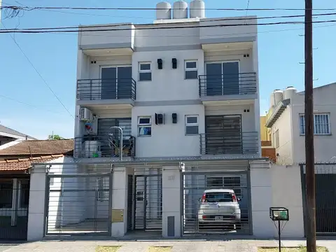 Domingo Martinto 100, Piso 2
