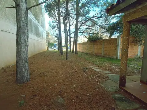 Gran Lote en Venta Sobre Calle Principal – Costa Azul