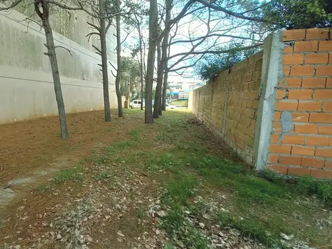 Gran Lote en Venta Sobre Calle Principal – Costa Azul