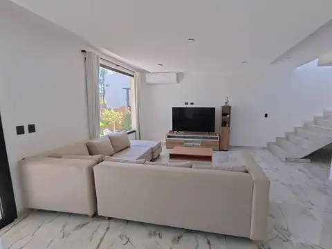 Casa en Venta al Oeste