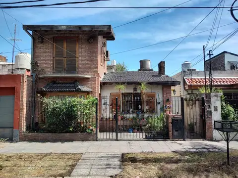 VENTA Casa MULTIFAMILIAR 8 ambientes Villa Adelina