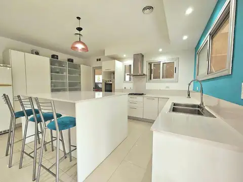 VENTA CASA 4 AMB BARRIO HARAS MA. VICTORIA MORENO