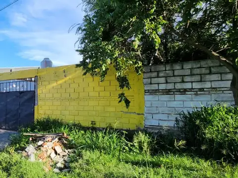 VENTA DE GALPON MAS LOCAL Y DEPTO EN MENDIOLAZA