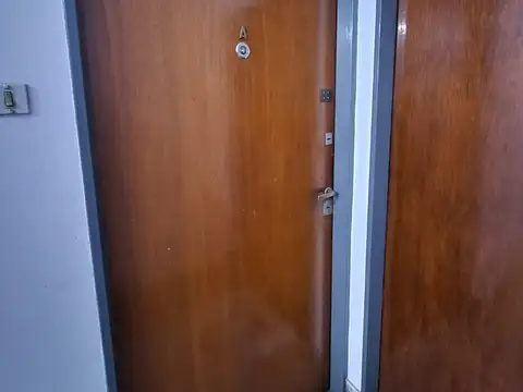 Excelente Luminosidad y Orientación - 3 Dormitorios - 2 Balcones u$d 96.000.-