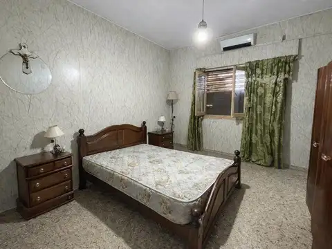Casa en venta 3 dormitorios con cochera y jardin