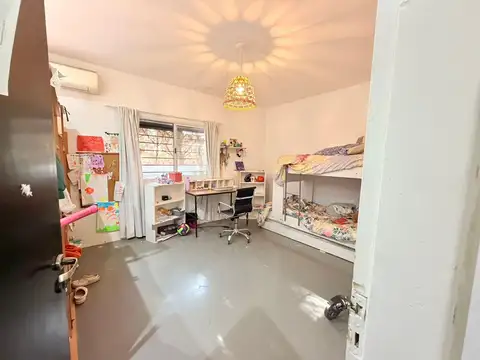 VENTA/PERMUTA Casa 3 dormitorios con piscina. Apta crédito. Funes