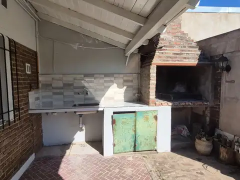 Casa 2 ambientes con 1 baño