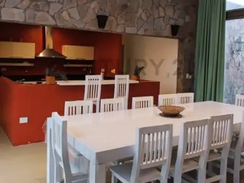 CASA EN CAMPOS DE ROCA A LA VENTA 4 DORMITORIOS