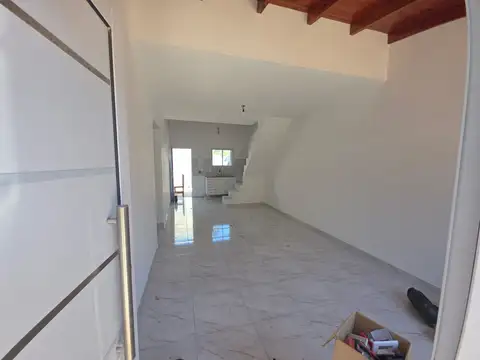 VENTA DE CHALET 5 AMB A ESTRENAR Calle 6 entre 66 y 67 - MAR DEL TUYU