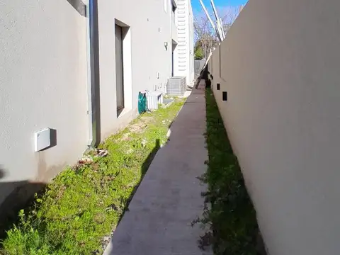Casa en Alquiler en Martínez Libertador / Río, USD 8.000