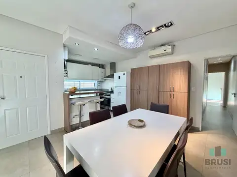 Depto Tipo Casa en Venta en Adrogue, USD 78.000