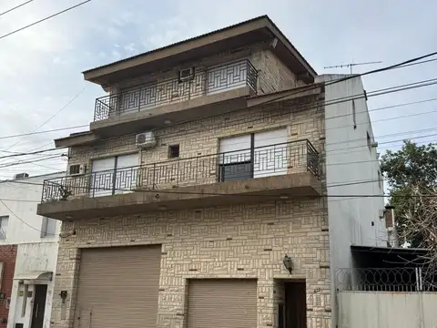 Depto amplio con quincho y parrilla