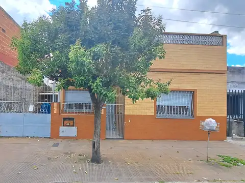 Venta Casa 3 amb con amplio fondo libre