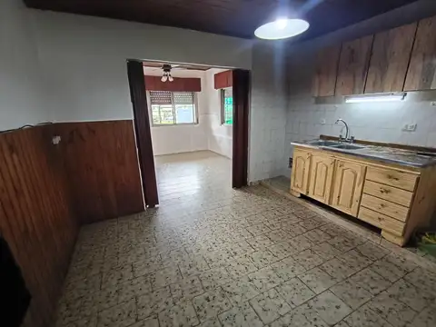 Casa 3 ambientes con 1 baño