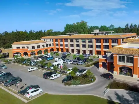 Excelente local con renta vigente en venta en Pueblo Caamaño