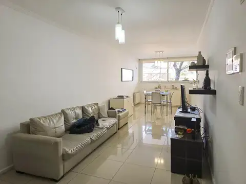 Departamento de 3 dormitorios con 2 baños en Lourdes